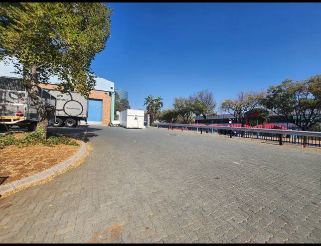 2,236M² OFFICE TO LET IN RANDJESPARK